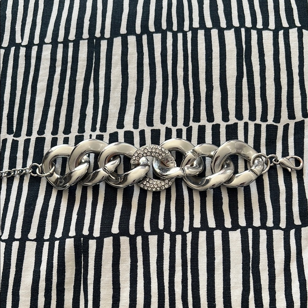 Elegant Silver Toned Chain Bracelet